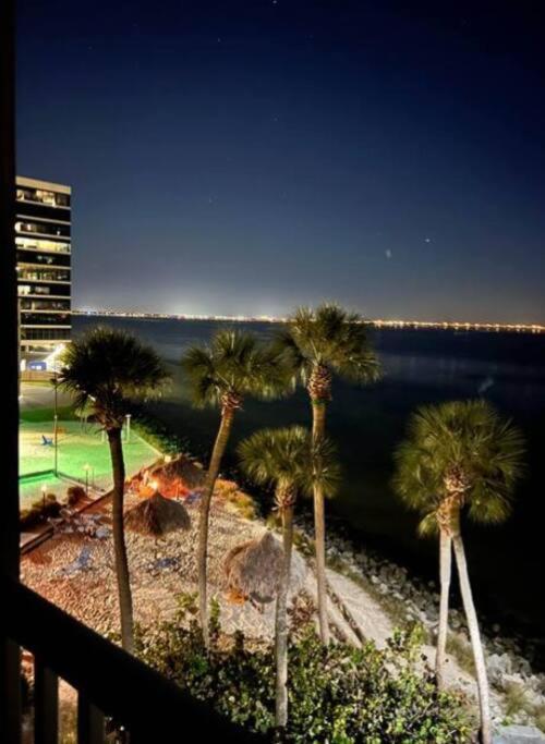 On The Rocks Vila Tampa Exterior foto